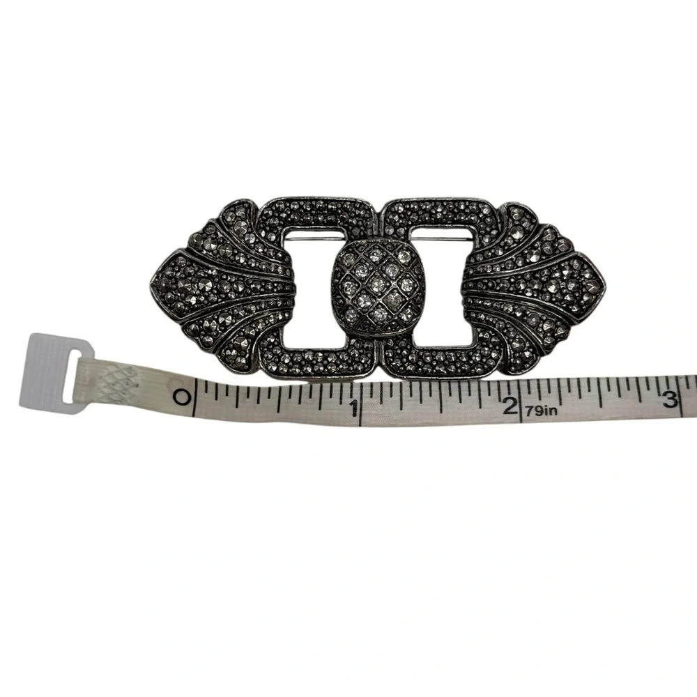 Avon Bold Romance Art Deco Pin Brooch 1991, buckle design silver-tone